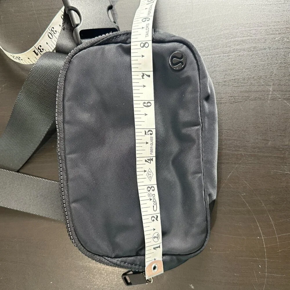 LULULEMON Everywhere Belt Bag Black